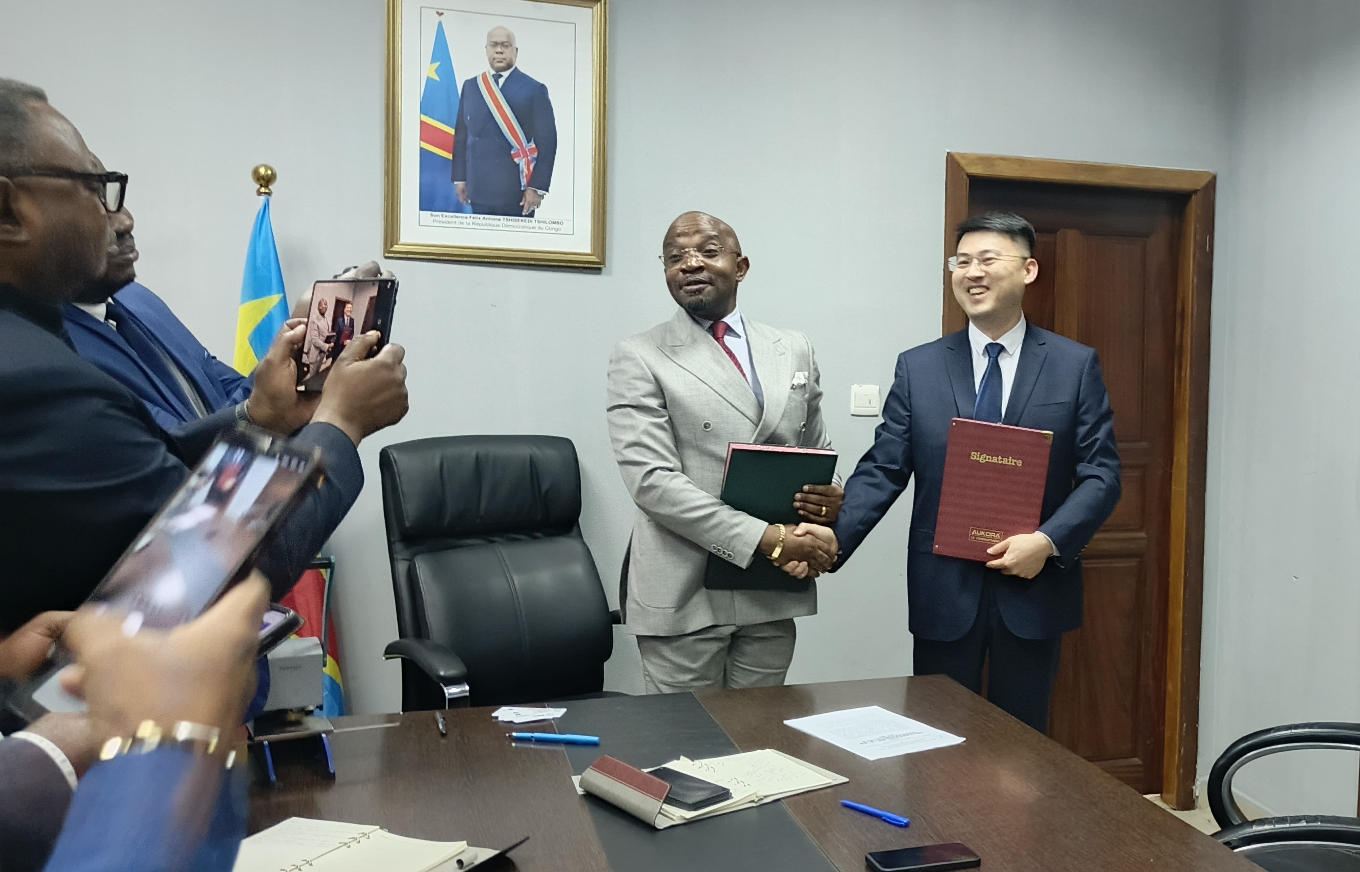 Coopération RDC – Chine : Signature d’un protocole d’accord entre le Ministère de la Formation Professionnelle et l’Institut de Shandong Business